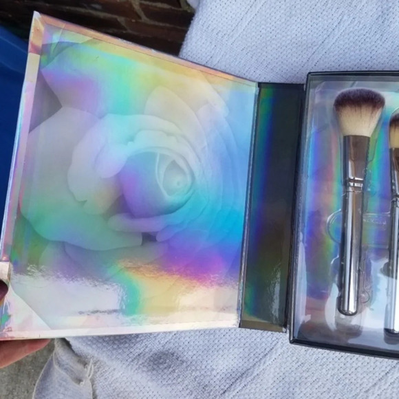 Nicole Miller Metallic make up brushes NIB‎ - Picture 3 of 4